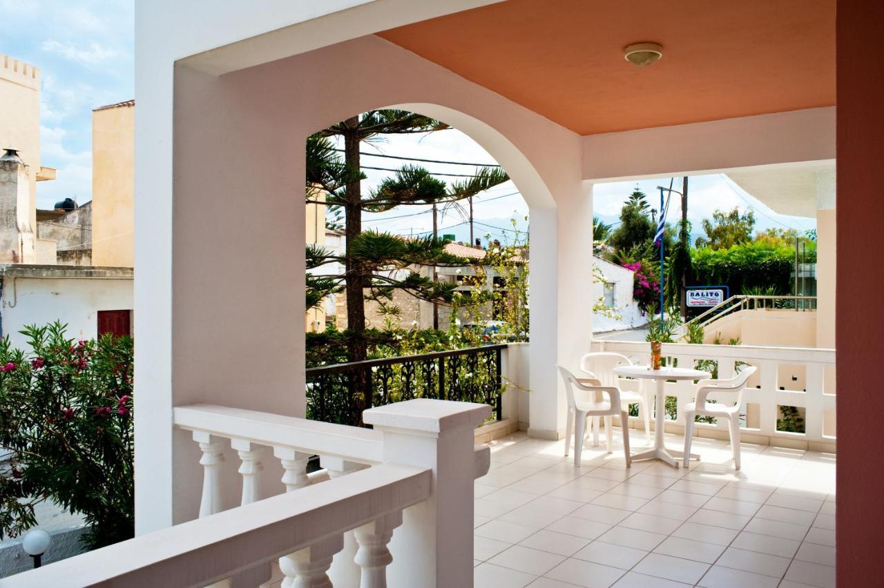 Captain Michalis Apartments Galatás Exterior foto