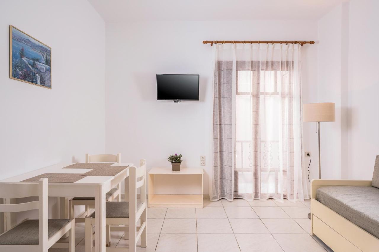 Captain Michalis Apartments Galatás Exterior foto