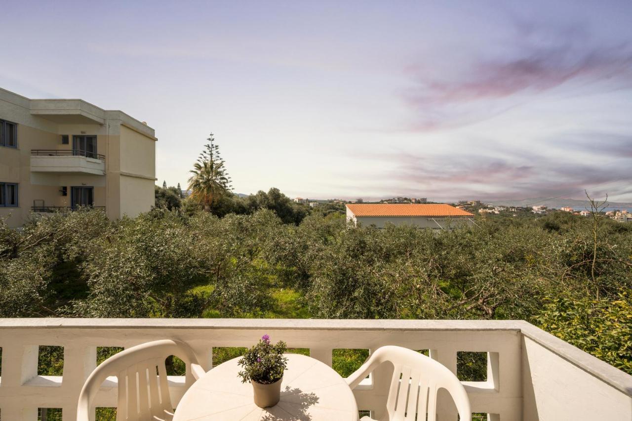 Captain Michalis Apartments Galatás Exterior foto
