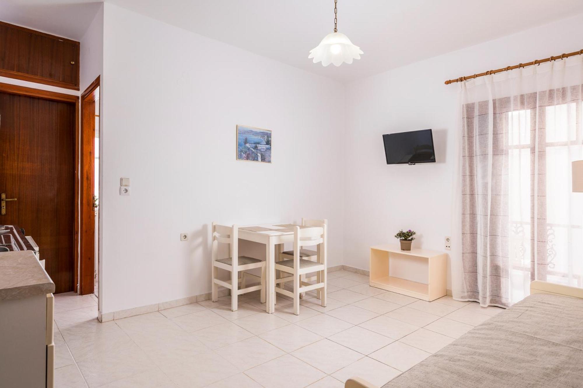 Captain Michalis Apartments Galatás Exterior foto